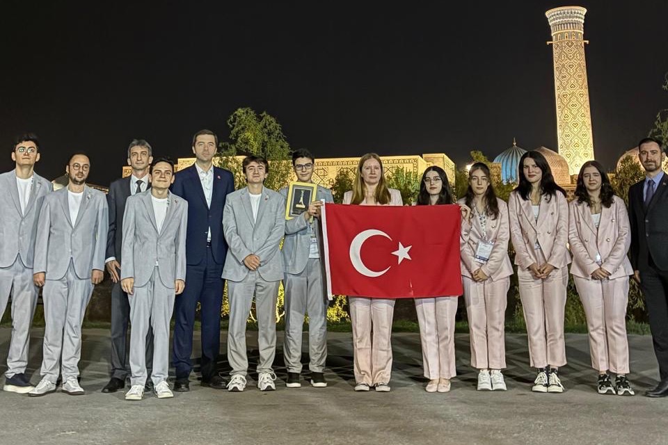 46. FIDE Satranç Olimpiyatı Tamamlandı: Yağız Kaan Erdoğmuş'a 1. Masa Gümüş Madalyası